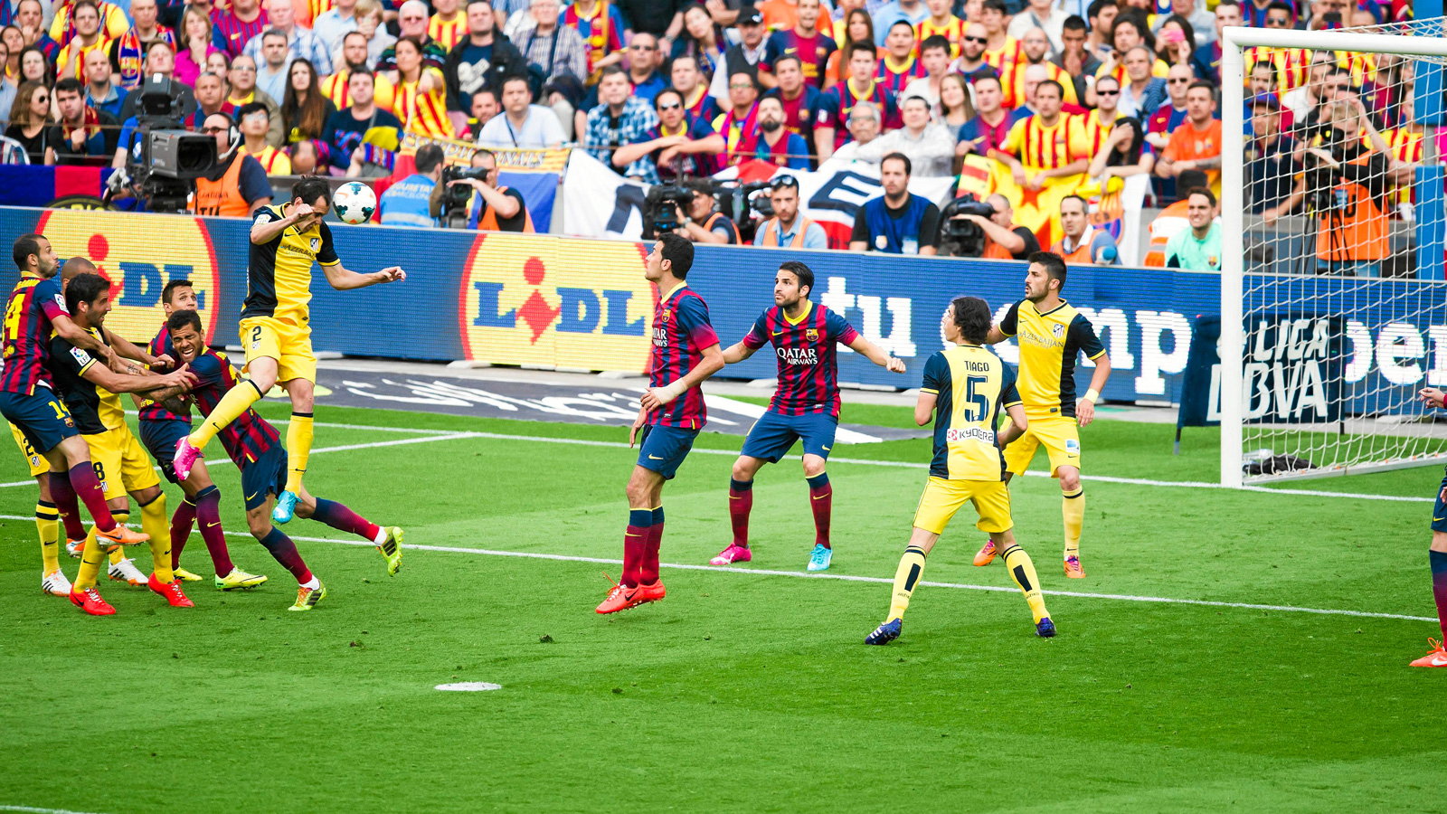 Atlético, campeón de LaLiga: gol de Godín en el Camp Nou en 2014